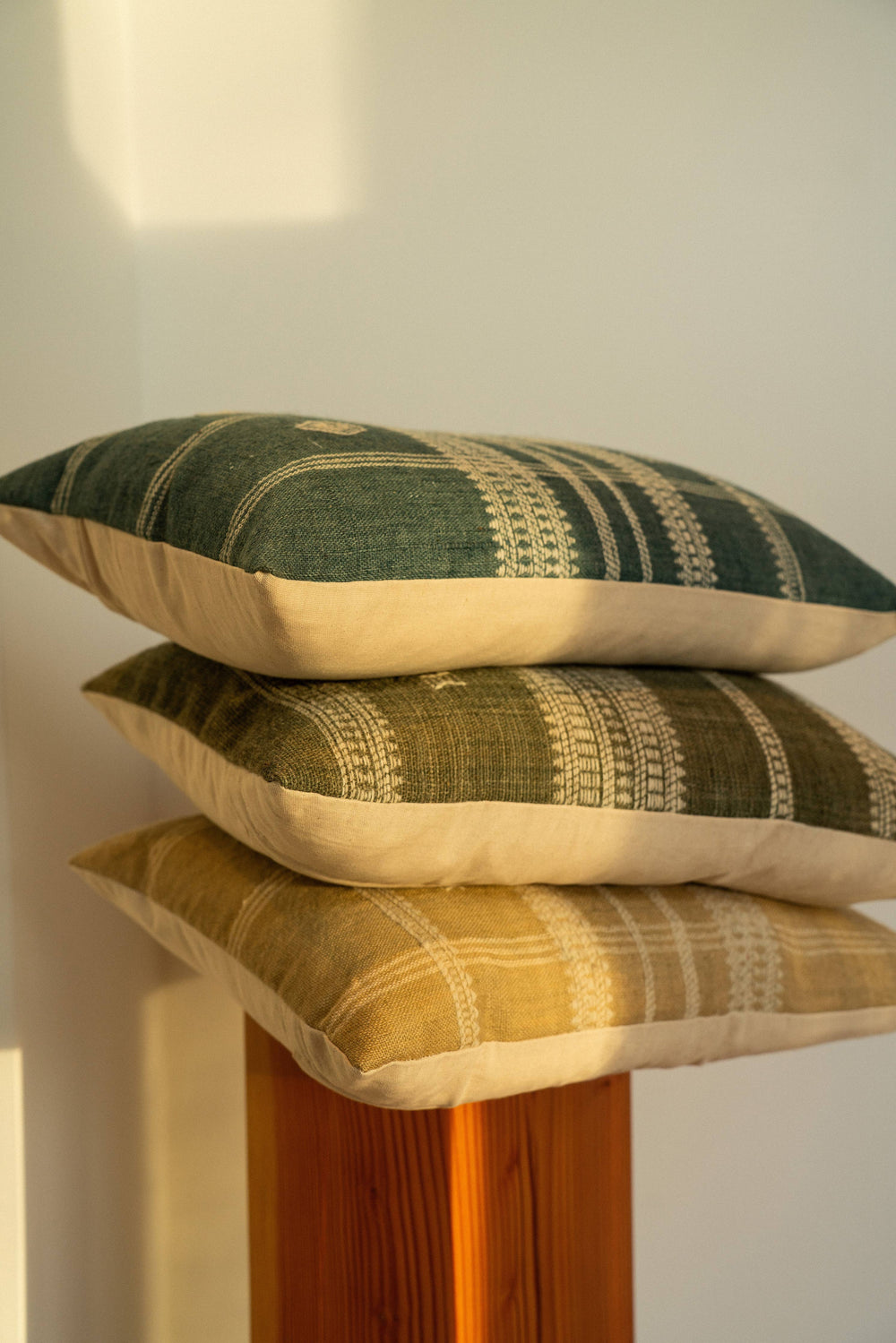 Handloom Wool Pillow - Sand