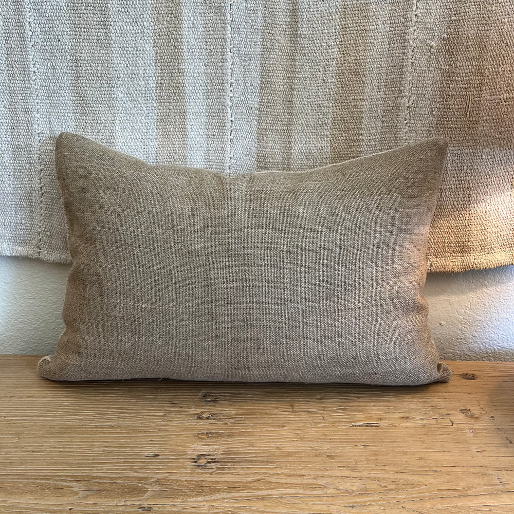 Emma Linen Pillow 16' x 24'