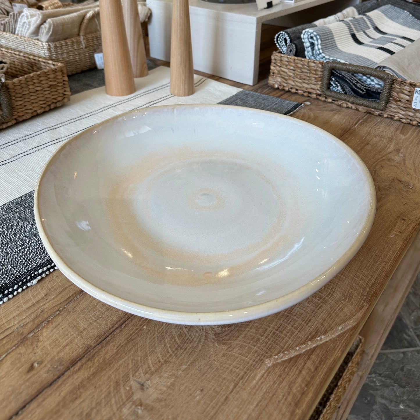 Swerving plater on a wooden table