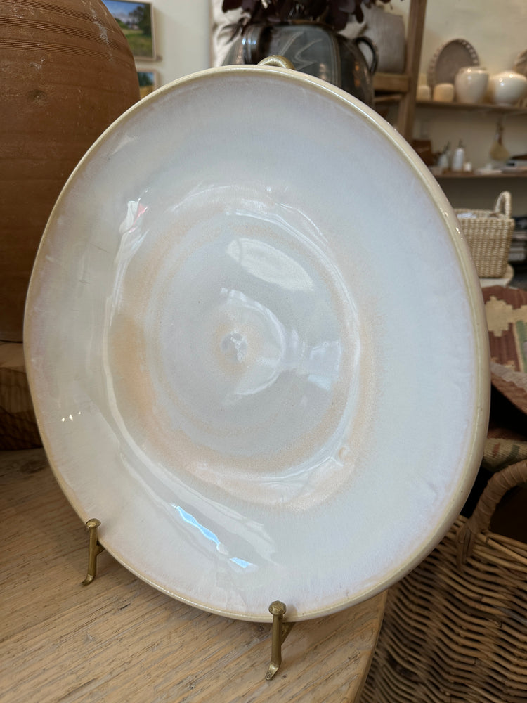 
                  
                    Serving plater on display stand
                  
                