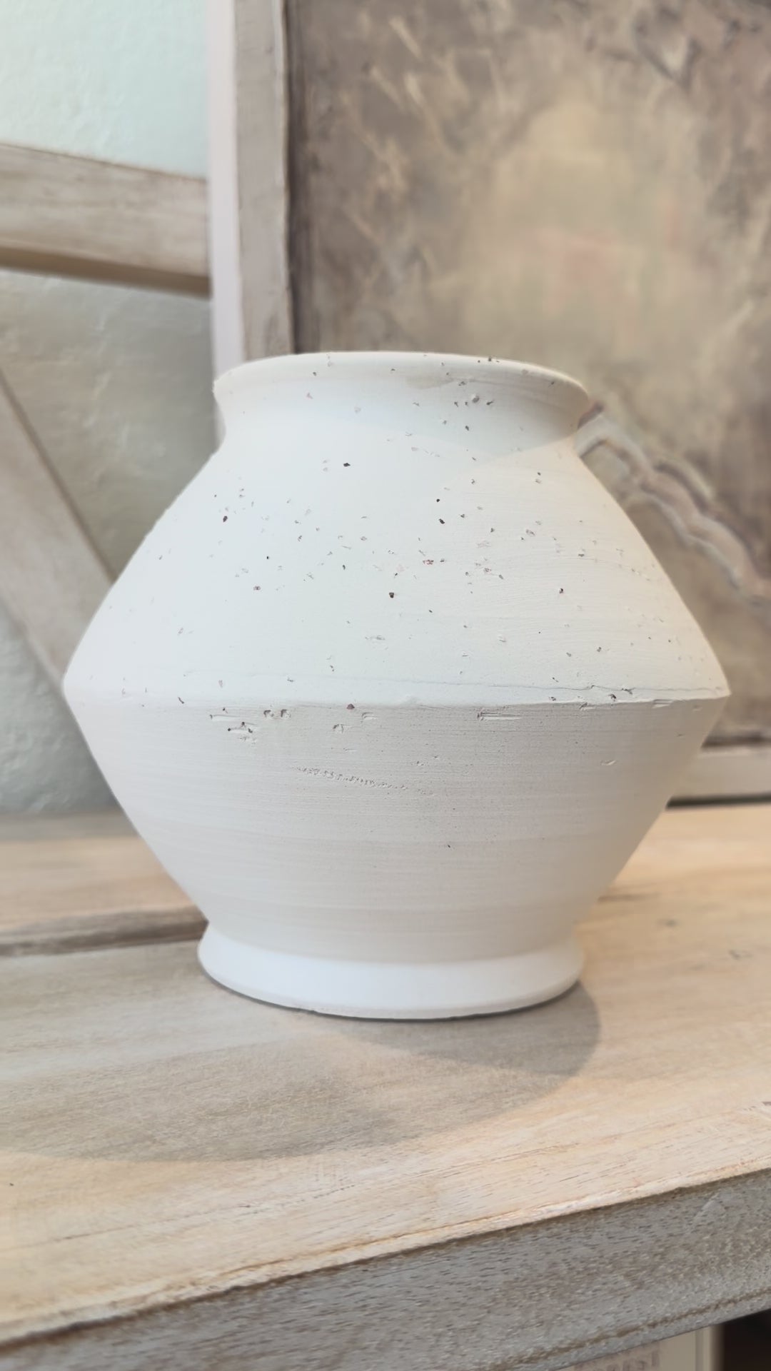 
                  
                    Load and play video in Gallery viewer, The Halo Vase
                  
                